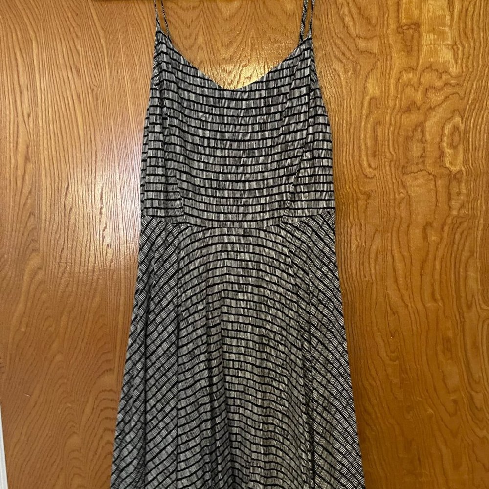 Black/white dress